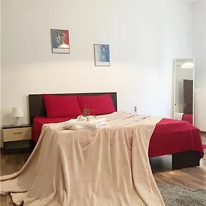 https://luxury-apartament.bucharesthotelsnow.com
