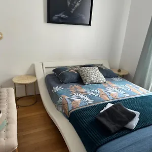 Guest Nearby Champs Elysees Appartamento